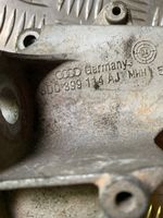 Audi A4 S4 B5 8D Pārnesumkārbas stiprinājuma kronšteins 8D0399114AJ