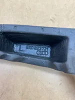 Audi A4 S4 B8 8K Supporto/guarnizione in poliuretano espanso del parafango 8K0823721