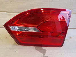 Volkswagen Jetta VI Luces portón trasero/de freno 5C6945094