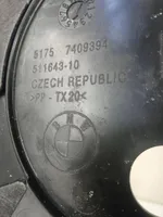 BMW 3 G20 G21 Dzinēja apakšas aizsargs 7428177