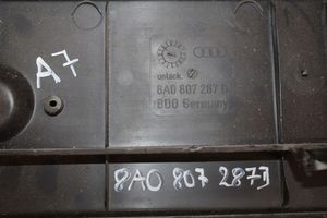 Audi 80 90 S2 B4 Ramka przedniej tablicy rejestracyjnej 8A0807287D