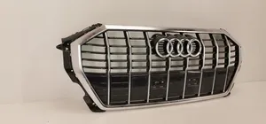 Audi Q3 F3 Grotelės viršutinės 83A853651B