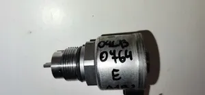 Volkswagen PASSAT B8 Regulator ciśnienia paliwa 04L130764E