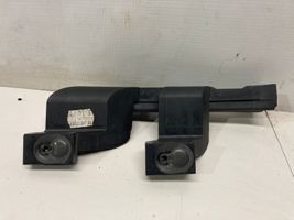 Peugeot 3008 II Rail de pare-brise de porte avant 9811414380