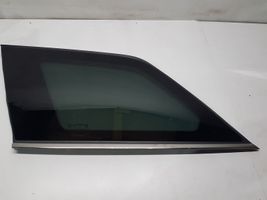 Peugeot 5008 II Szyba tylna 9812842380