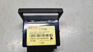 KIA Sorento USB-pistokeliitin 96120C5100