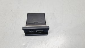 KIA Sorento USB-pistokeliitin 96120C5100