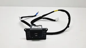 Hyundai Kona I USB-pistokeliitin 96120J96004X