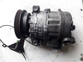 Volkswagen PASSAT B5.5 Ilmastointilaitteen kompressorin pumppu (A/C) 8D0260808