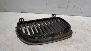 BMW 1 E82 E88 Griglia superiore del radiatore paraurti anteriore 71286189