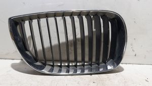 BMW 1 E82 E88 Maskownica / Grill / Atrapa górna chłodnicy 71286189