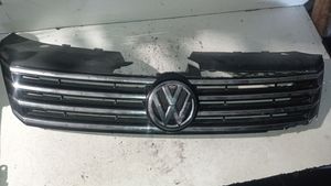 Volkswagen PASSAT B7 Grille calandre supérieure de pare-chocs avant 
