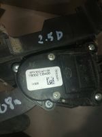 Nissan Navara D40 Pedal del acelerador 18002EB400