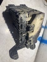 Volkswagen Caddy Подошва крепления аккумулятора 1K09153258