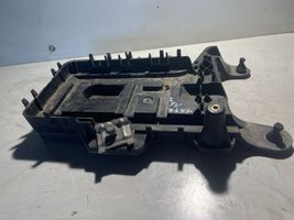 Volkswagen Jetta VI Boîte de batterie 