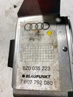 Audi A2 Wzmacniacz audio 8Z0035223