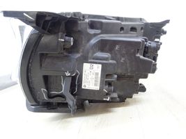 Mercedes-Benz W470 Lampa przednia A4709060900