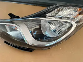 Hyundai ix20 Lampa przednia 