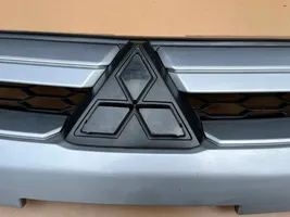 Mitsubishi L200 Atrapa chłodnicy / Grill 