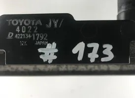 Toyota iQ Jäähdyttimen lauhdutin 422134-1792