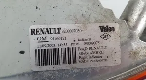 Renault Trafic II (X83) Etusuuntavilkku 8200007030