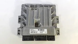 Renault Clio IV Calculateur moteur ECU S180158135A