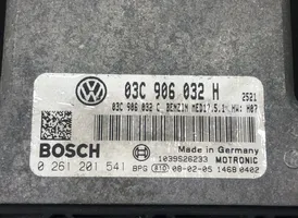 Volkswagen Touran I Sterownik / Moduł ECU 03C906032H