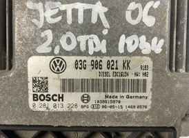 Volkswagen Jetta V Variklio valdymo blokas 0281013228