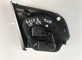 Volkswagen Golf VI Lampy tylnej klapy bagażnika 5K0945108