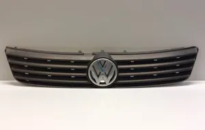 Volkswagen PASSAT B5 Grotelės priekinės 3B0853653C