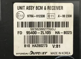 Hyundai i30 Korin keskiosan ohjainlaite 97RA-012330