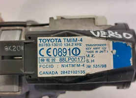 Toyota Corolla Verso E121 Užvedimo spynelė 2842102135