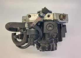 Volvo XC90 Pompe d'injection de carburant à haute pression 8689590