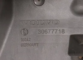 Volvo V70 Obudowa filtra powietrza 30677718