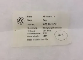 Volkswagen Touareg II Rivestimento portellone posteriore/bagagliaio 7P6867601A