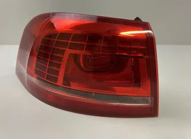 Volkswagen PASSAT B7 Lampa tylna 2SK010746-01