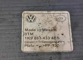 Volkswagen Golf VI Takaistuintilan matto 1K9868845