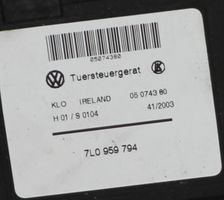 Volkswagen Touareg I Motorino alzacristalli della portiera posteriore 05074380