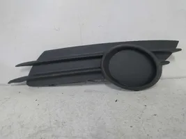 Opel Corsa D Apdailinė priekinio bamperio juosta 13211480