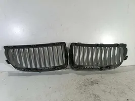 BMW 3 E90 E91 Griglia superiore del radiatore paraurti anteriore 7120007