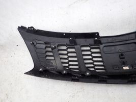 Mitsubishi L200 Maskownica / Grill / Atrapa górna chłodnicy 7450A952