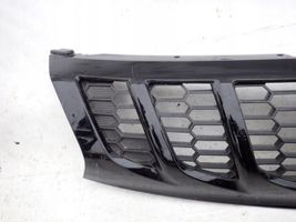 Mitsubishi L200 Maskownica / Grill / Atrapa górna chłodnicy 7450A952