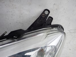 Fiat Qubo Lampa przednia 