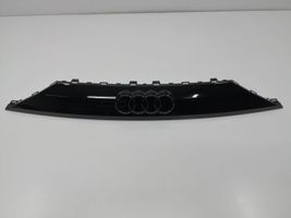 Audi Q8 Éclairage de plaque d'immatriculation 4M8853236