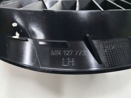 Mitsubishi Colt Etupuskurin ylempi jäähdytinsäleikkö MN127773