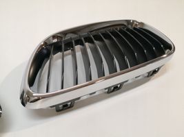 BMW 2 F22 F23 Maskownica / Grill / Atrapa górna chłodnicy 7295522