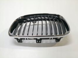 BMW 1 E82 E88 Maskownica / Grill / Atrapa górna chłodnicy 51137166439