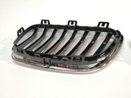 BMW 2 F22 F23 Grille calandre supérieure de pare-chocs avant 7295524