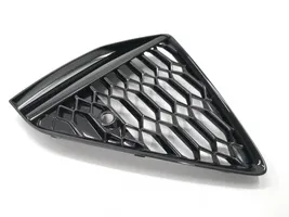 Audi RS6 C8 Grille inférieure de pare-chocs avant 4K8807681D