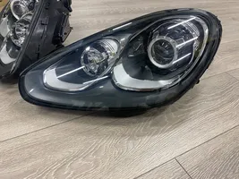 Porsche Cayenne (92A) Lampa przednia 7P5941752F